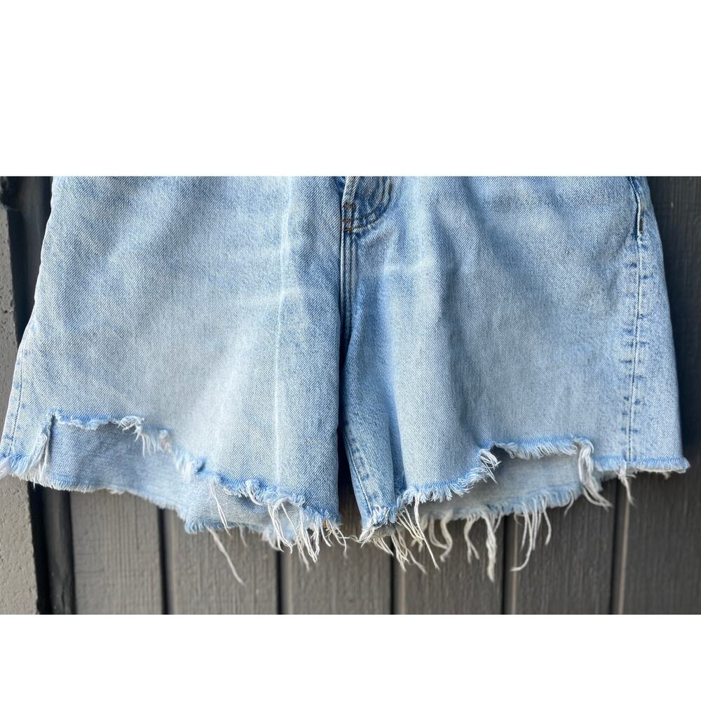 Reformation Wilder High Rise Relaxed Denim Shorts 28 Raw Hem Light Wash - Picture 7 of 7